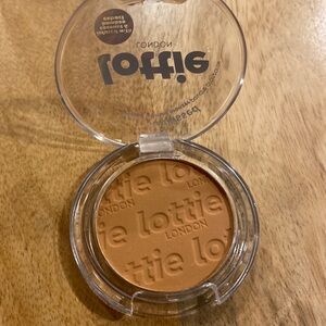 LOTTIE LONDON | Sunkissed Coconut Scented Bronzer in Sunburst